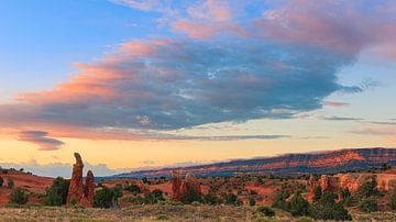 Sunrise at Devils Garden, Grand Staircase-Escalante, Utah by Henk Meijer Photography