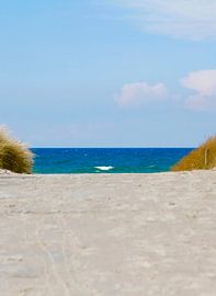 Nice way to the sea by Thomas Jäger