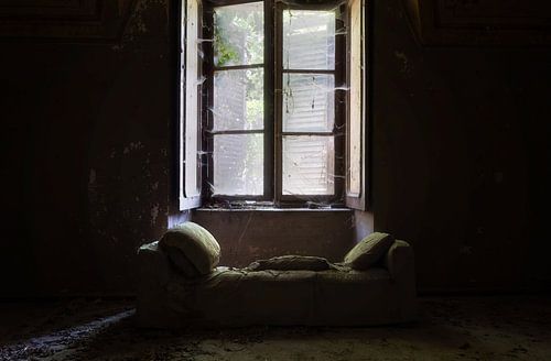 Lumière sur le canapé.