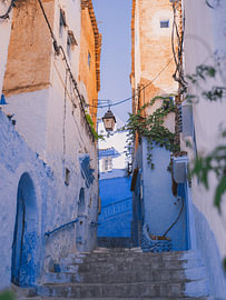 Sunny alley in Chefchaouen