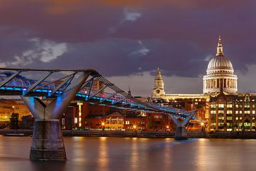 Millenium Bridge na zonsondergang van Markus Lange