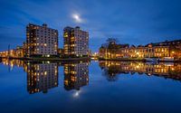 Volle maan boven de Groningen Oosterhaven van Koos de Wit thumbnail