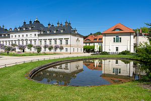 Schlossteich am Schloss Pillnitz in Dresden in Sachsen