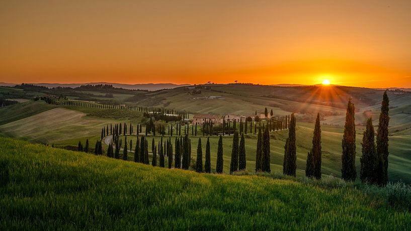 Mooie zonsondergang in Toscane van Teun Ruijters