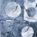 Moderne abstracte organische vormen en lijnen in blauw en wit van Dina Dankers thumbnail