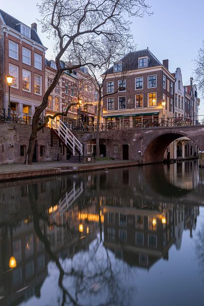 Evening atmosphere Utrecht Gaardbrug Lijnmarkt and Oudegracht by Russcher Tekst & Beeld