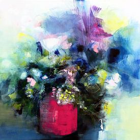 Flowers in a pink pot by Marianne Quinzin
