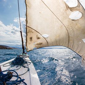 Sailing to Komodo island by Steve Van Hoyweghen