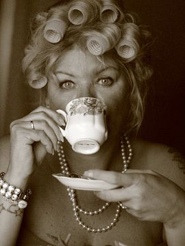 Diva vintage avec des bigoudis sur Angelica Bouwmeester