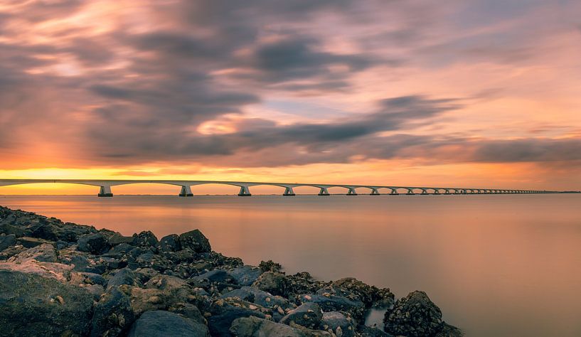 Zonsondergang bij de Zeelandbrug par Alex Riemslag