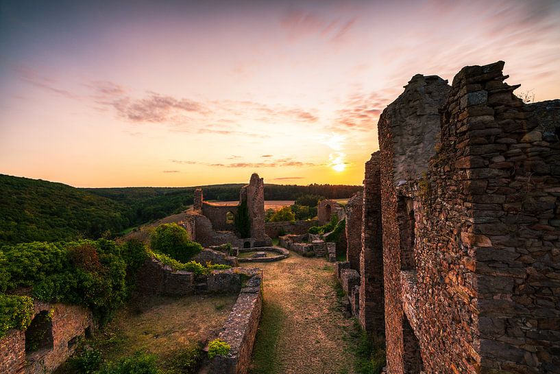 Sonnenuntergang an der Burg Montfort von Christian Klös