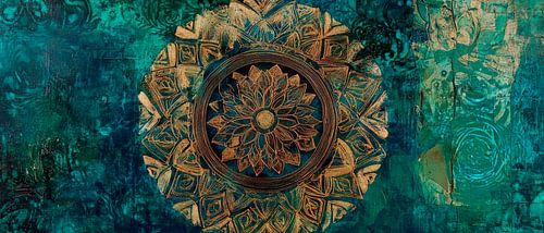 Kleurrijke mandala op een blauw oppervlak