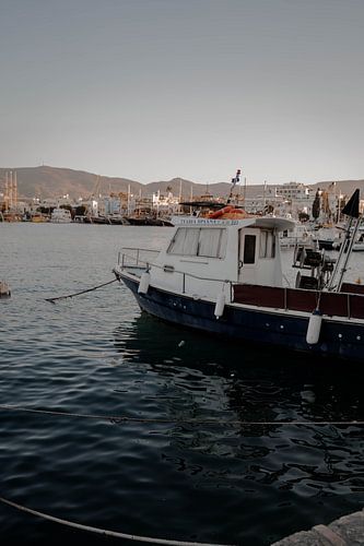 Bateau dans le port de la ville de Kos, îles grecques sur simone schevers
