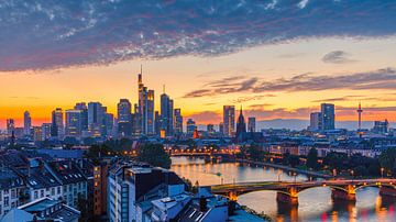 Zonsondergang Frankfurt am Main van Henk Meijer Photography