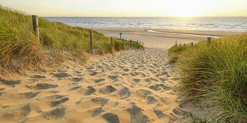 Sand, Meer und Sonne an der Küste von Katwijk von Dirk van Egmond