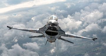 Dark Falcon van het Belgische F-16 Demo Team. van Jaap van den Berg