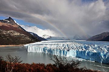 Regenboog op de Perito Moreno van Frank Photos