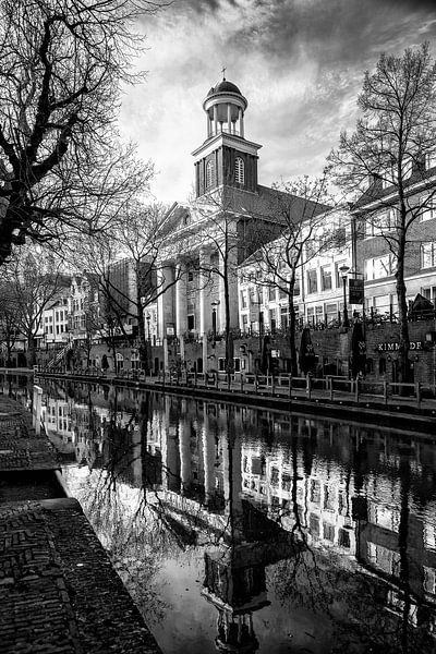 L'église Augustinus à Utrecht en noir et blanc (portrait) par André Blom Fotografie Utrecht