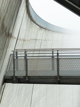 Een regenachtige dag bij de dam van Esther Busscher