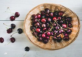 Cerises dans un panier, art plastique sur Pix-Art By Naomi.k