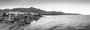 Costa del Sol Landschaft bei Malaga in schwarz-weiß