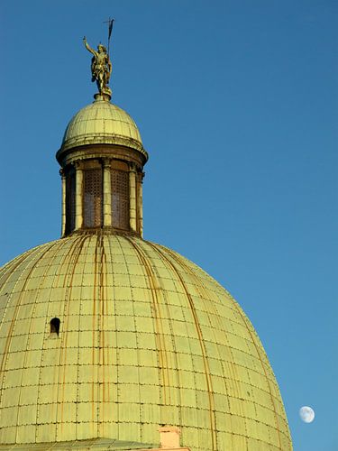 Dôme de Venise derrière le Palais Franchetti