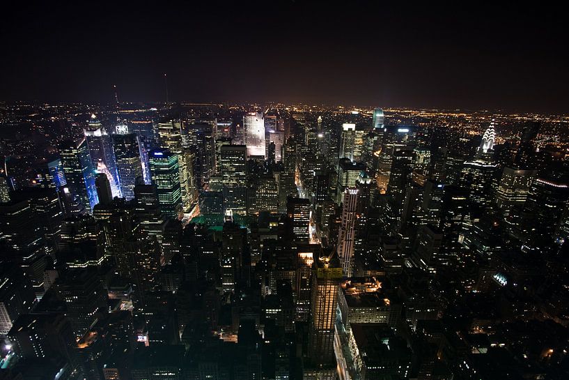 A city that never sleeps by Bram Giesen
