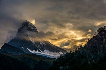 Matterhorn bij zonsondergang Zermatt von Cathy Janssens
