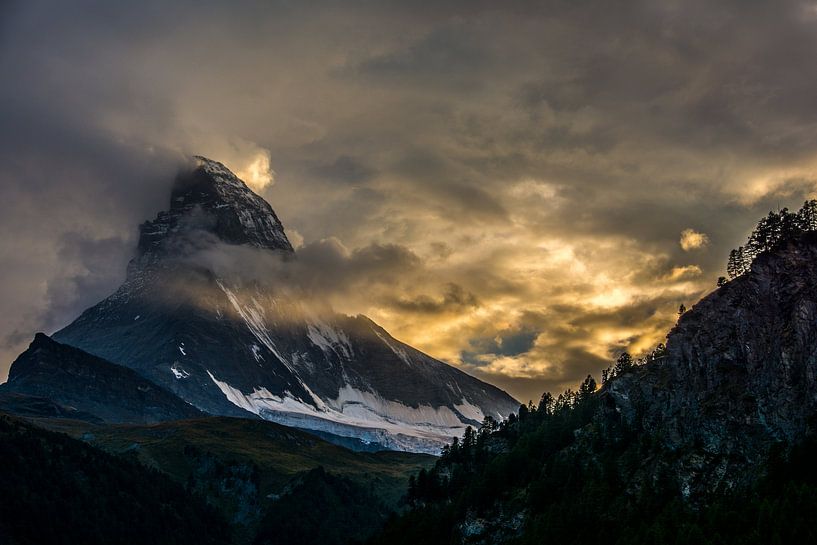 Matterhorn bij zonsondergang Zermatt van Cathy Janssens