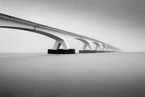 Zeelandbrücke im Nebel