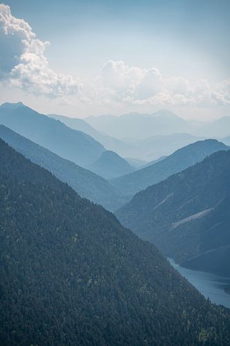 Uitzicht over de Plansee naar de Zugspitze
