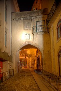 Porta de Almedina,  Coimbra, Portugal, Europe  I Tor Porta de Almedina , Altstadt, bei Abendd�mmerun