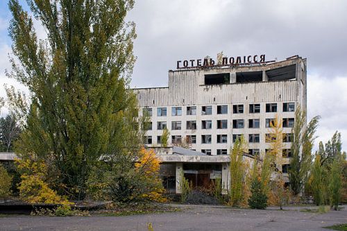 L'hôtel de la ville fantôme de Pripyat près de Tchernobyl