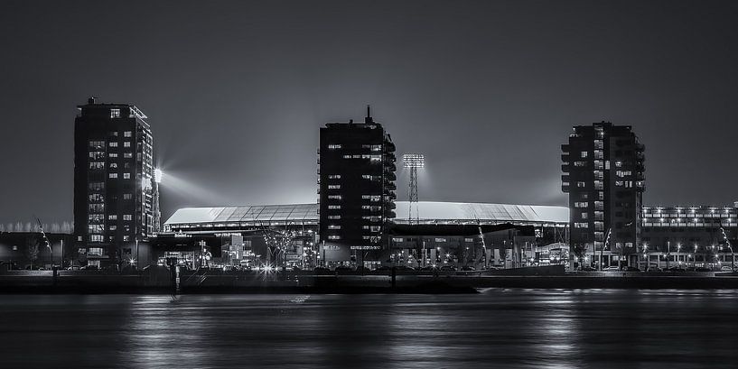 Stade de Feyenoord De Kuip lors d'une soirée d'Europa League (Noir et blanc) par Tux Photography