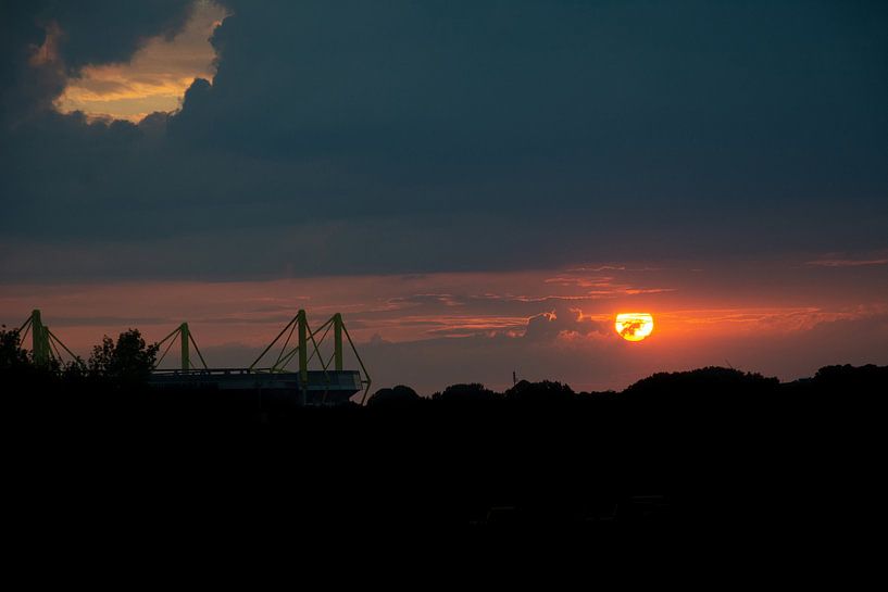Westfalenstadion im Sonnenuntergang von Johnny Flash