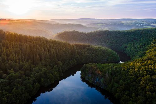 L'Ourthe dans les forêts ardennaises sur Luc van der Krabben