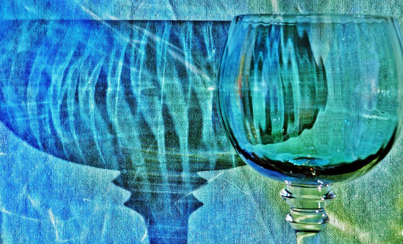 Wine glass with shadow by Werner Lehmann