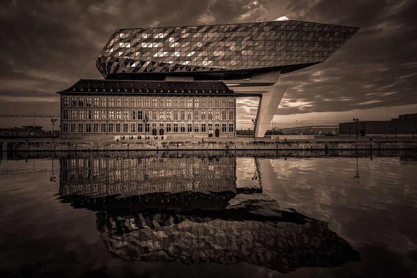 Het Havenhuis van Antwerpen van Karl Smits