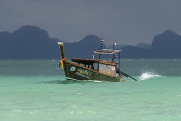Tussen smaragdgroene golven en stormachtige gedachten van Walter G. Allgöwer