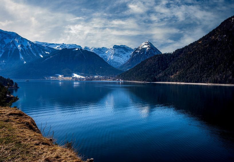 Le lac Achensee, situé dans un cadre idyllique en Autriche par ManfredFotos