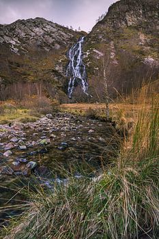 Voler la chute d'eau de Ben Nevis en Écosse