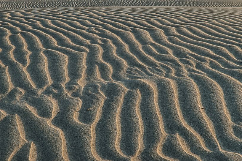 Zandkunst door natuur zelf van Waterpieper Fotografie
