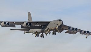 Boeing B-52H Stratofortress bommenwerper. van Jaap van den Berg