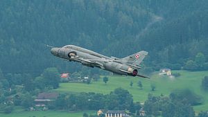 Polnischer SU-22-Monteur während der Airpower-Luftfahrtausstellung.