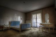 Schlafzimmer in einer verlassenen Villa von Eus Driessen Miniaturansicht