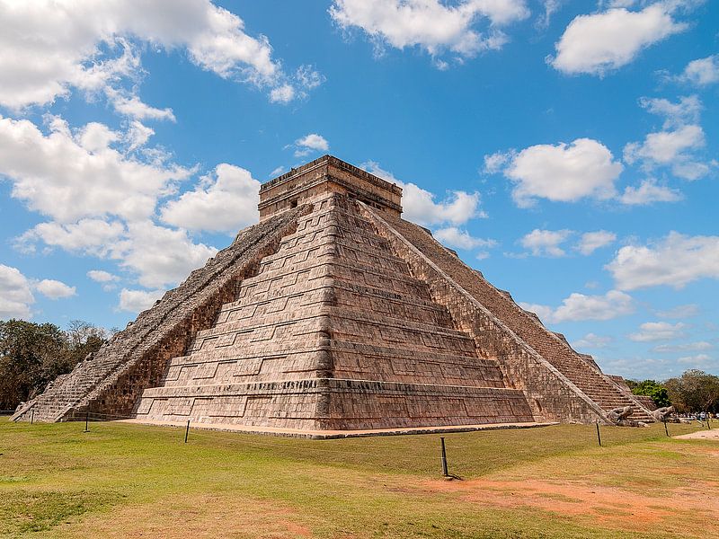 Mexico: Pre-Hispanic City of Chichen-Itza (San Felipe Nuevo) van Maarten Verhees