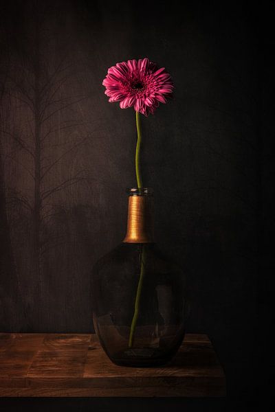 Pink flower in an industrial vase by Jaimy Leemburg Fotografie