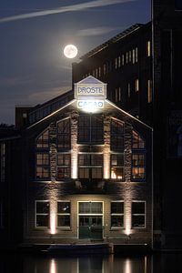 Droste met volle maan
