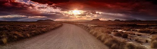 de weg door de woestijn Bardenas Reales