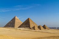 De piramiden van Gizeh in Egypte van Roland Brack thumbnail